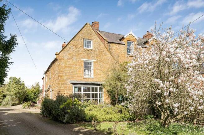 4 bed property, in East Street, £700,000
