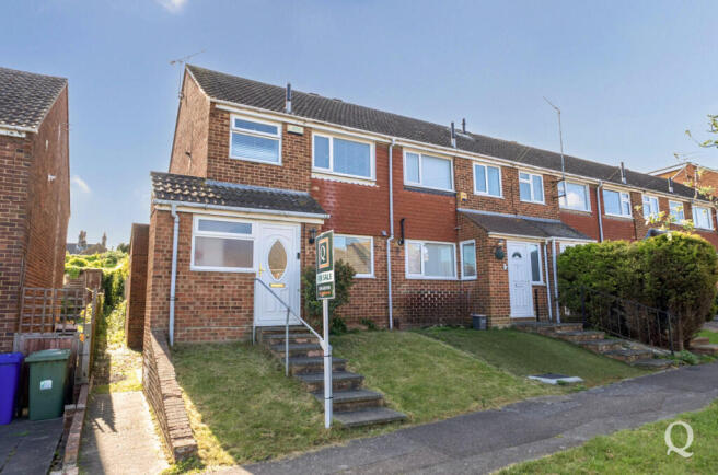 2 bed property, in Watsons Hill, £250,000