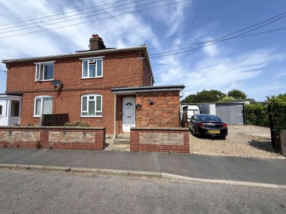 3 bed property, in The Lane, £235,000