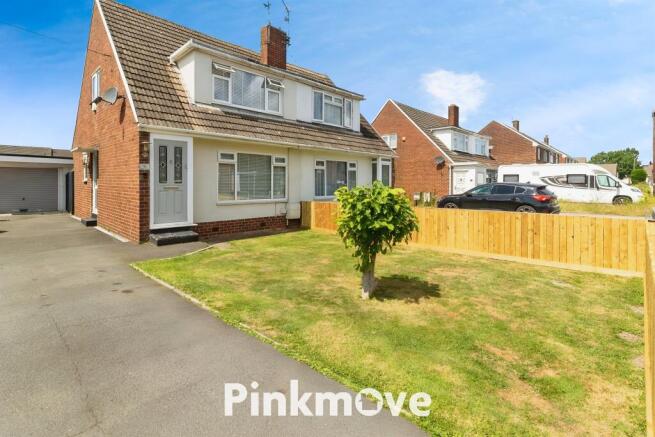 3 bed property, in Willow Close, £250,000