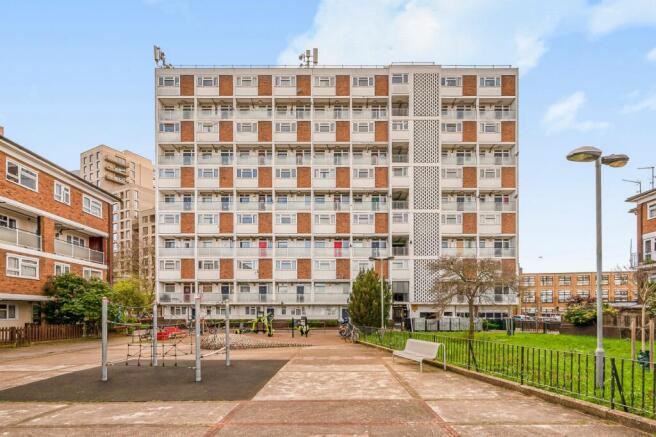 2 bed property, in Waylett House, £400,000