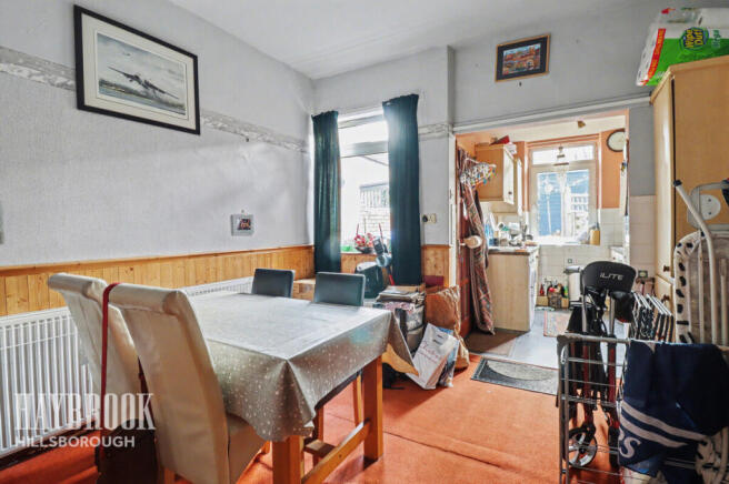 3 bed property, in Carlton Road, £210,000