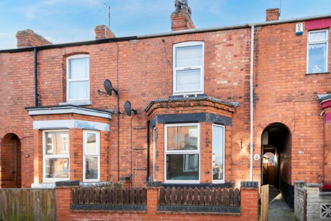 3 bed property, in Tunnel Road, £170,000