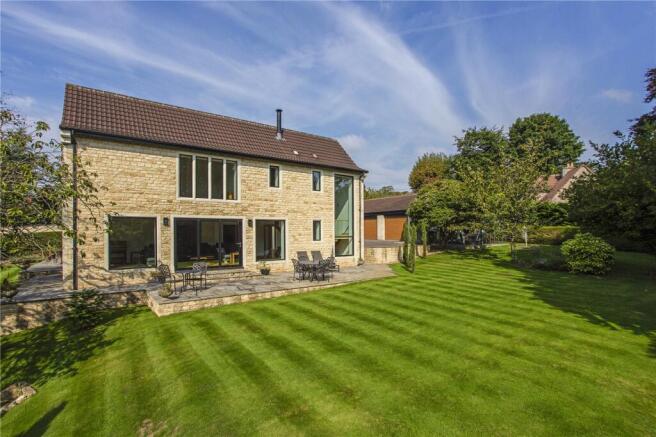 4 bed property, in Bannerdown Close, £1,695,000