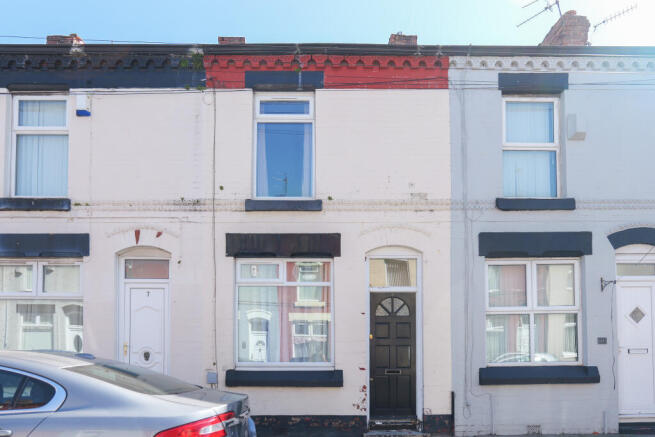 2 bed property, in Herrick Street, £80,000