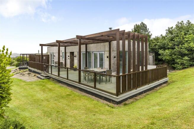 3 bed property, in The Residence, £229,000