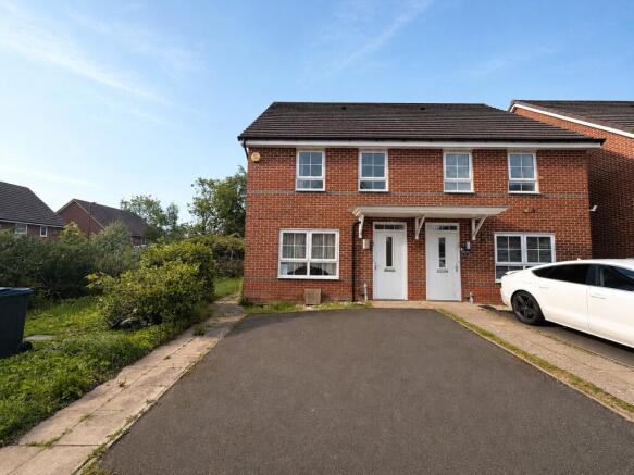 3 bed property, in Heathside Drive, £250,000