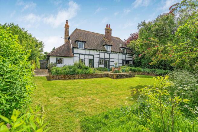 4 bed property, in Moreton, £1,450,000