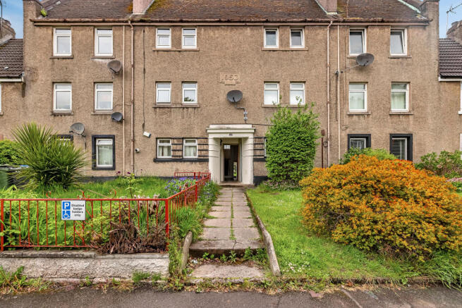 2 bed property, in Rowan Avenue, £85,000