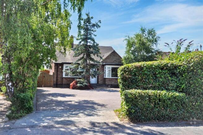 4 bed property, in Park Road, £450,000