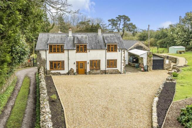 3 bed property, in Sparkwell, £625,000