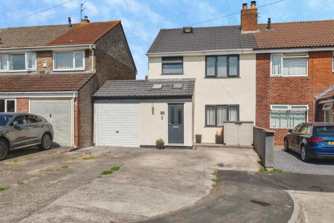 3 bed property, in Beale Close, £425,000