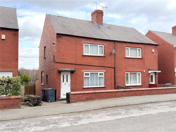 2 bed property, in Snowden Terrace, £70,000