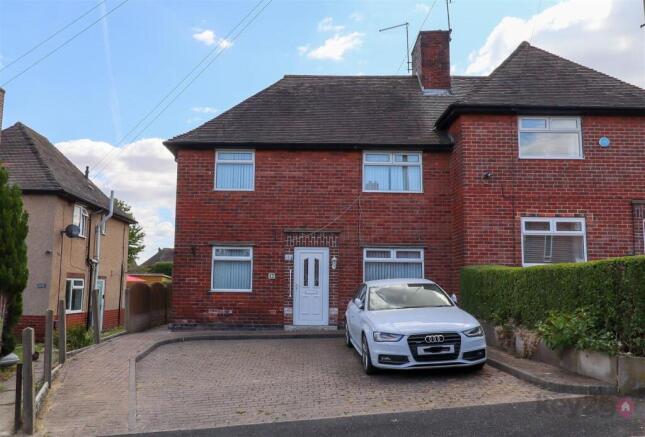 3 bed property, in Edward Street, £170,000