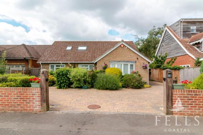 3 bed property, in Berryfield Road, £700,000