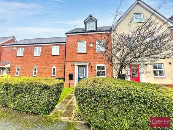 3 bed property, in Drew Court, £260,000