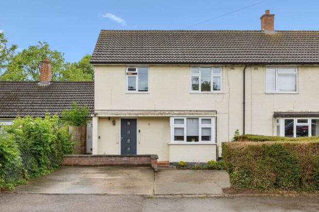 3 bed property, in Eastern Way, £400,000