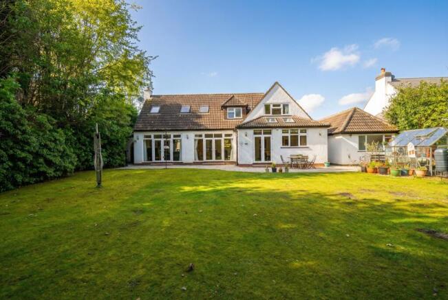 4 bed property, in Birch Tree Grove, £995,000