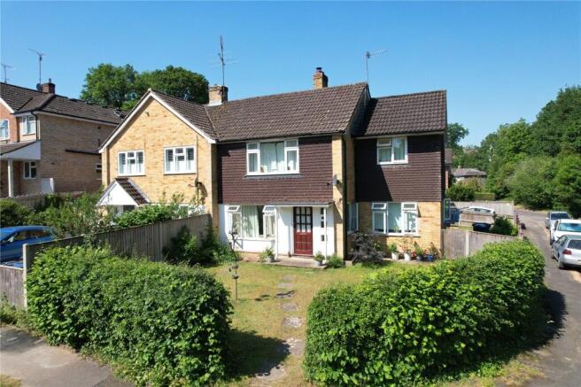 4 bed property, in Kiln Lane, £600,000