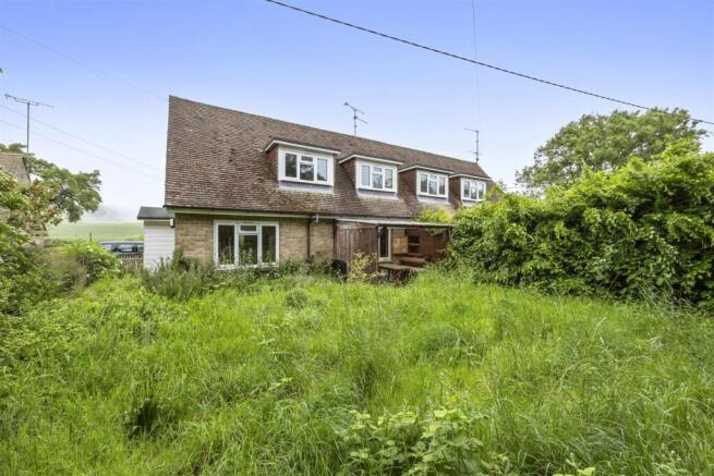 3 bed property, in Brighton Road, £375,000