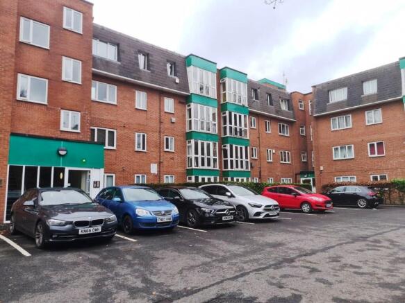 2 bed property, in 32, £180,000