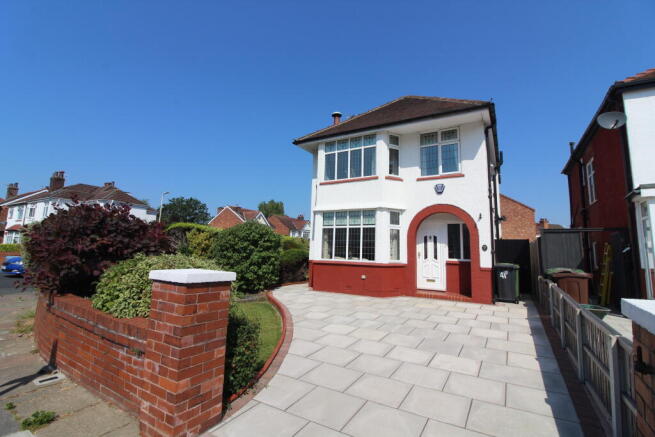 3 bed property, in 41 Balmoral Drive, £275,000