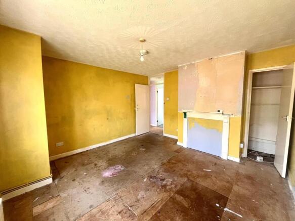 2 bed property, in East Weare Road, £79,000