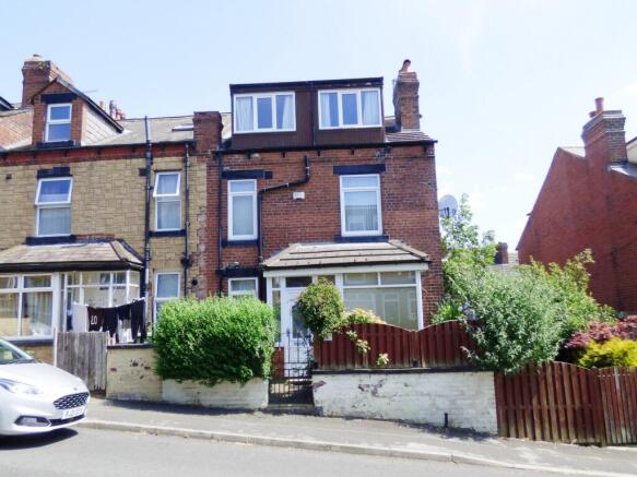 3 bed property, in Station Place, £144,995