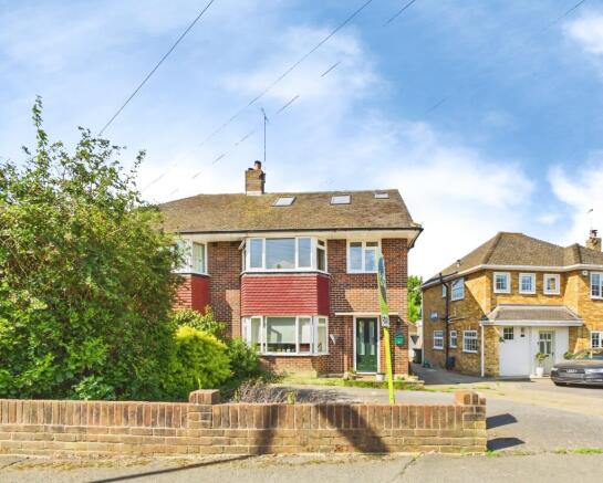 4 bed property, in Hill Mead, £600,000