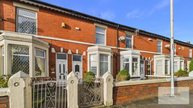3 bed property, in Walmersley Road, £200,000