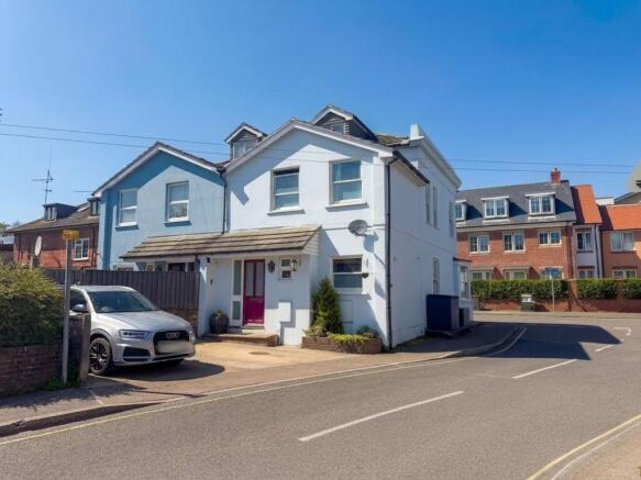 4 bed property, in South Street, £295,000