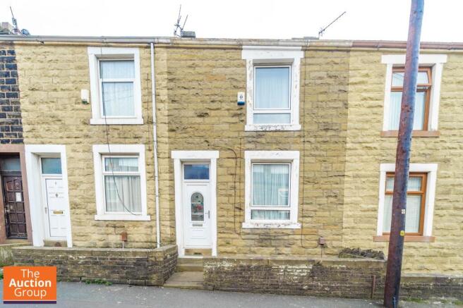 2 bed property, in Regent Street, £50,000