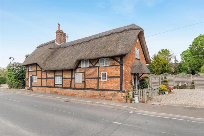 5 bed property, in Birmingham Road, £850,000