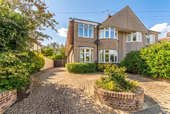 4 bed property, in Burnt Oak Lane, £700,000