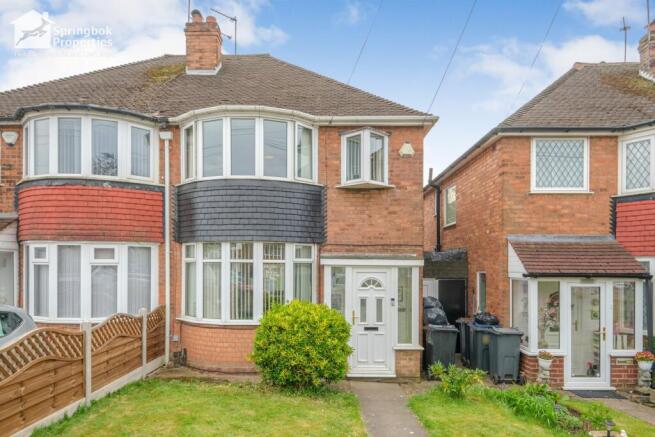 3 bed property, in College Road, £255,000