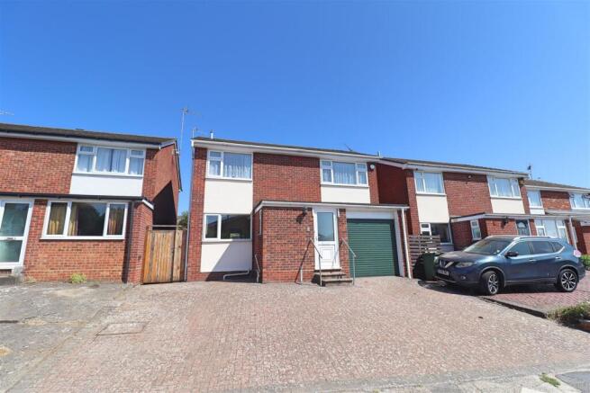 4 bed property, in Kenworthy Road, £425,000