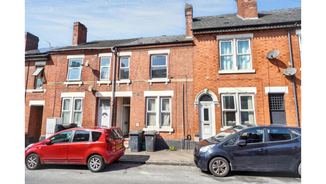 1 bed property, in 20B Holmes Street, £37,000