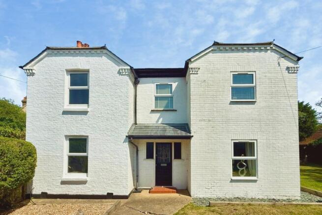 4 bed property, in High Street, £875,000