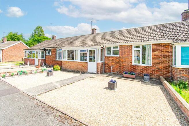 2 bed property, in Tubbs Farm Close, £250,000