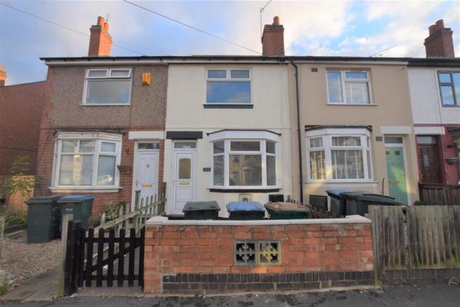 2 bed property, in Arbury Avenue, £145,000
