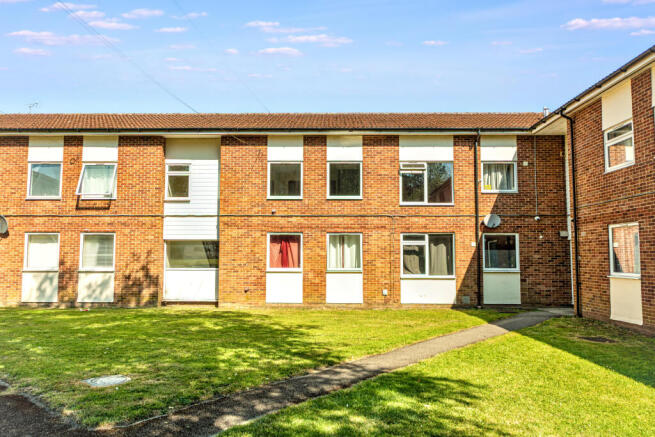 2 bed property, in Waiblingen Way, £63,000