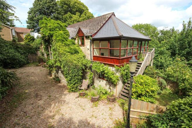 3 bed property, in Sidmouth Road, £675,000