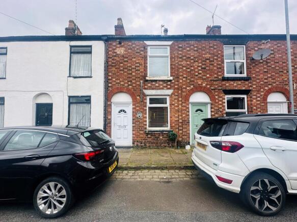 2 bed property, in South Park Road, £139,950