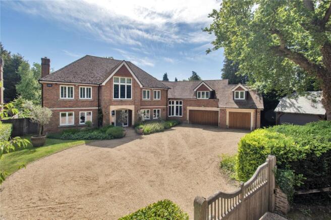 5 bed property, in Pembury Road, £2,350,000