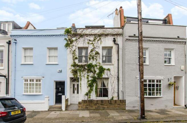 4 bed property, in Knowsley Road, £925,000