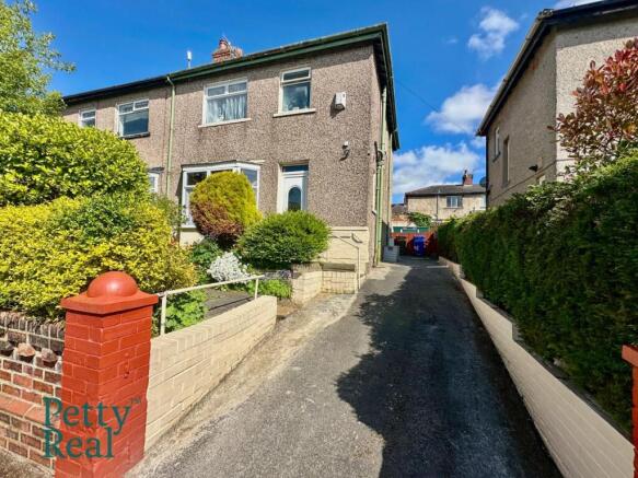 2 bed property, in Squire Road, £110,000