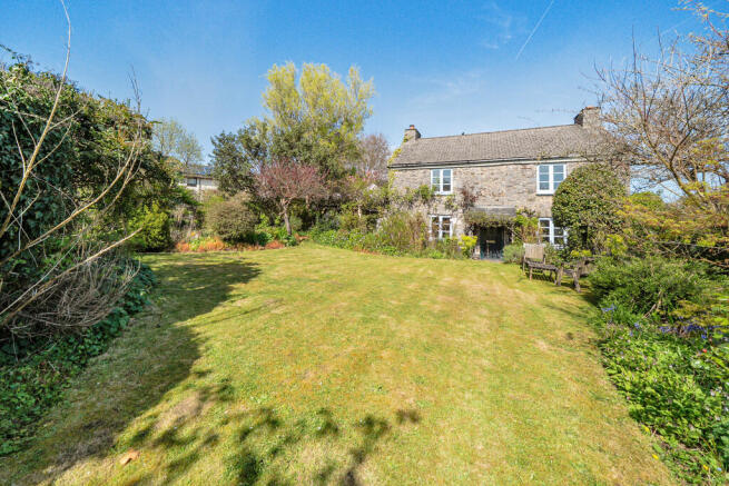 3 bed property, in Ashburton, £450,000