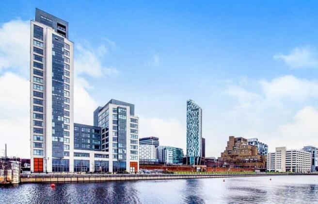 1 bed property, in Princes Dock, £87,500