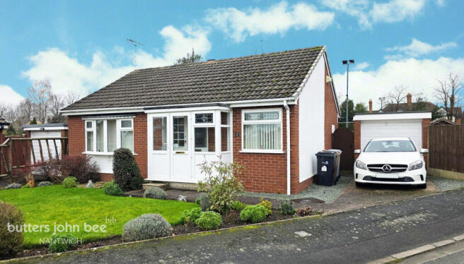 2 bed property, in Brine Road, £260,000