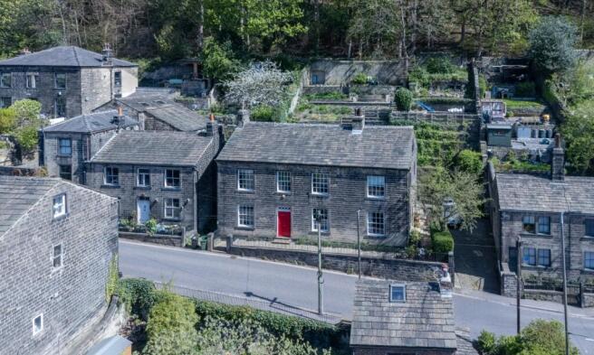 5 bed property, in Southcliffe House, £850,000